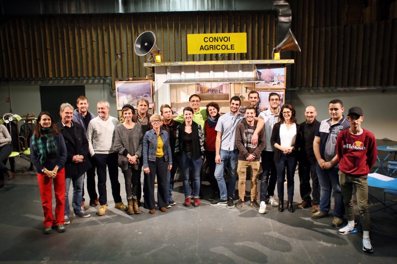 « L'épicerie-radio mobile »